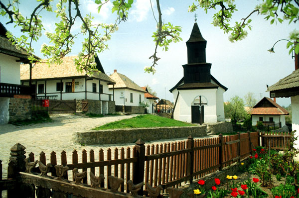 Hollókő