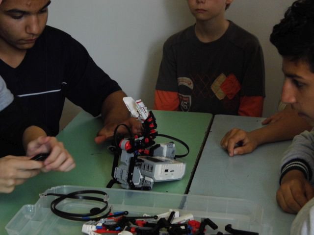 Robotépítő tábor 2014
